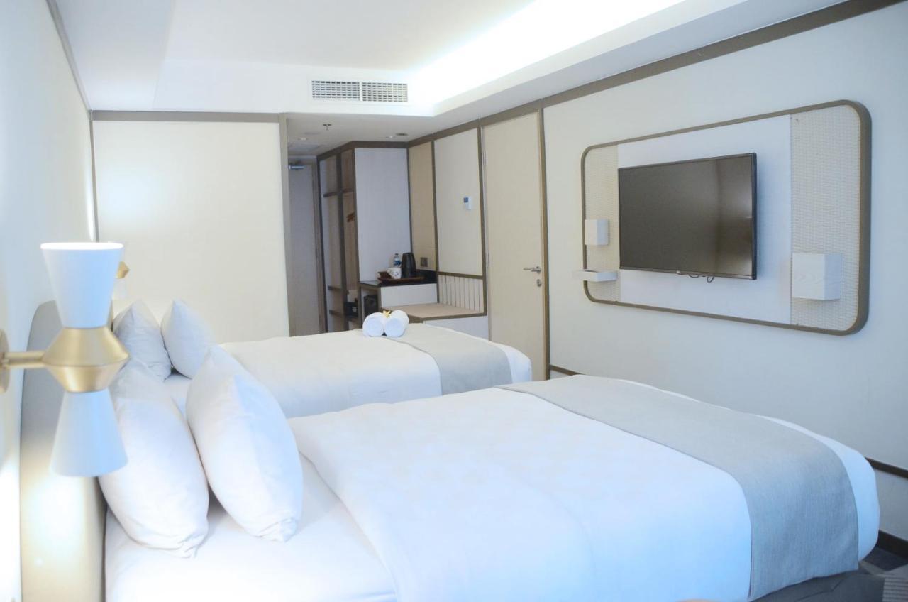 Louis Kienne Hotel Pemuda Semarang Exteriér fotografie