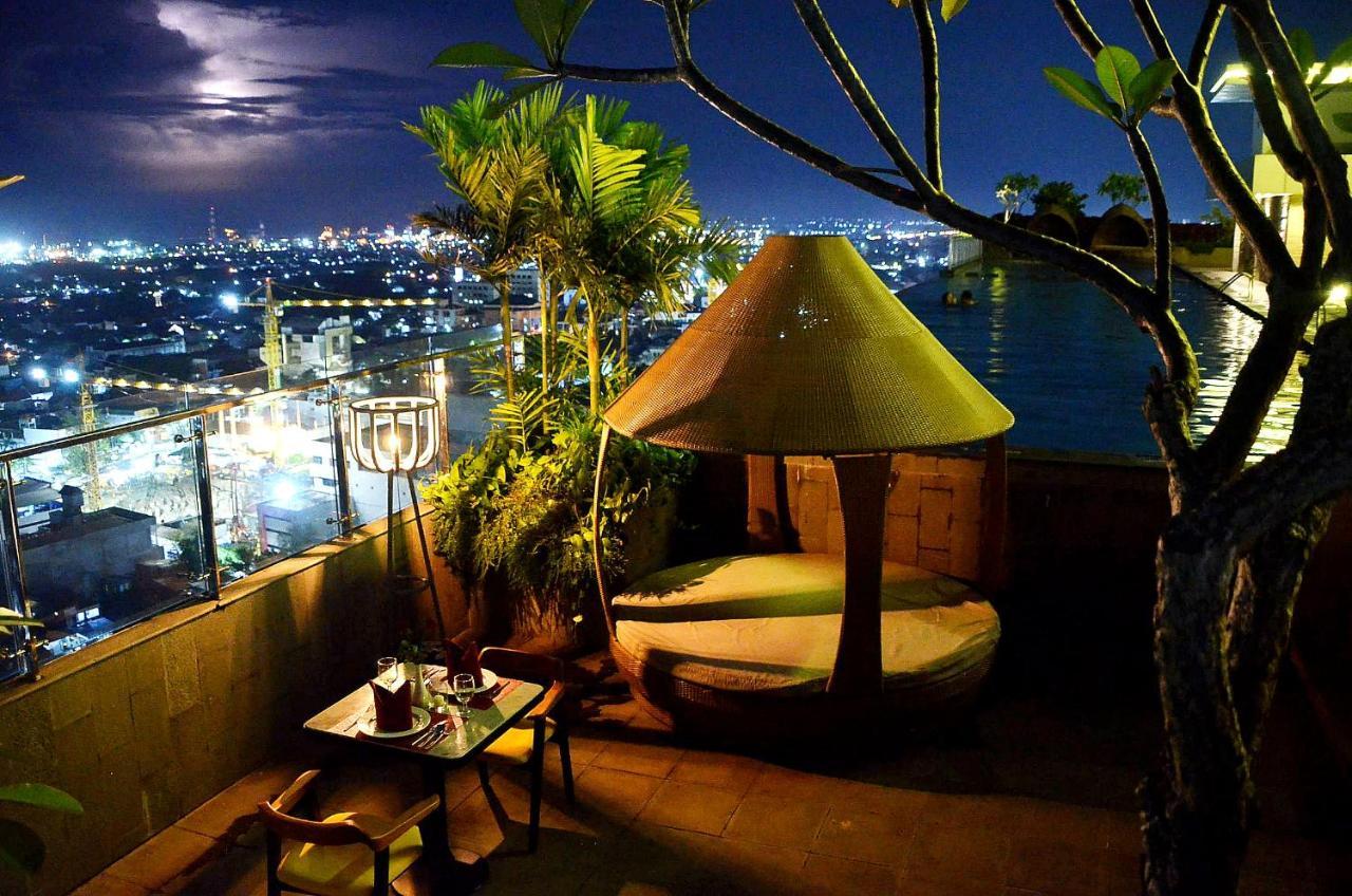 Louis Kienne Hotel Pemuda Semarang Exteriér fotografie