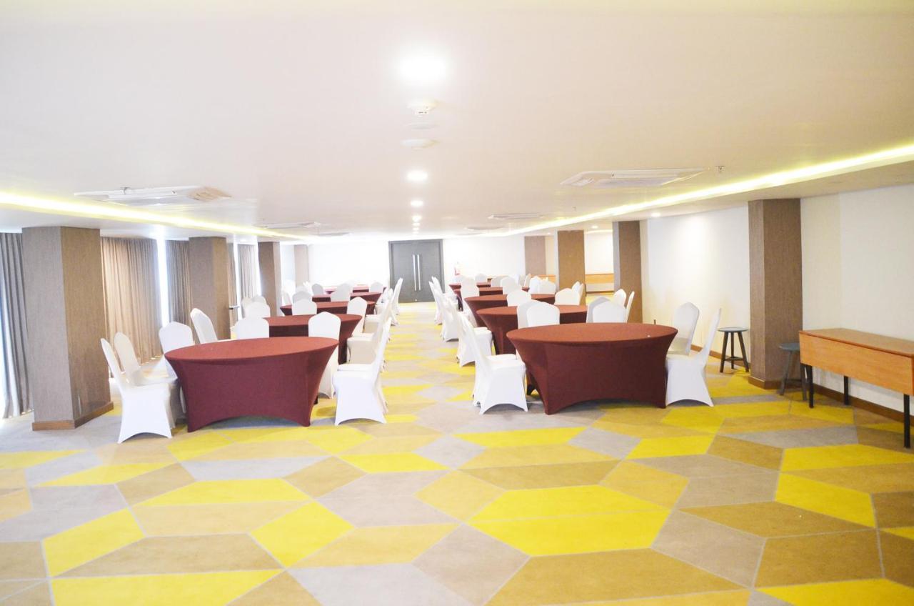 Louis Kienne Hotel Pemuda Semarang Exteriér fotografie